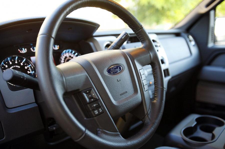  Ford F-150 4x4 SuperCrew 2011 года  (фото 18 из 37)